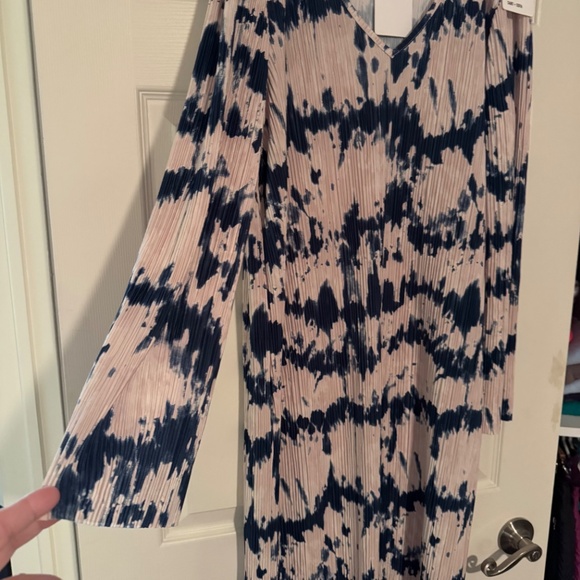 Saint & Sophia Hanna Plisse Dress Tye-Dye - Picture 2 of 6